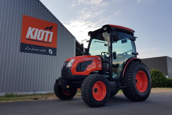 Kioti Tractor type DK4520H